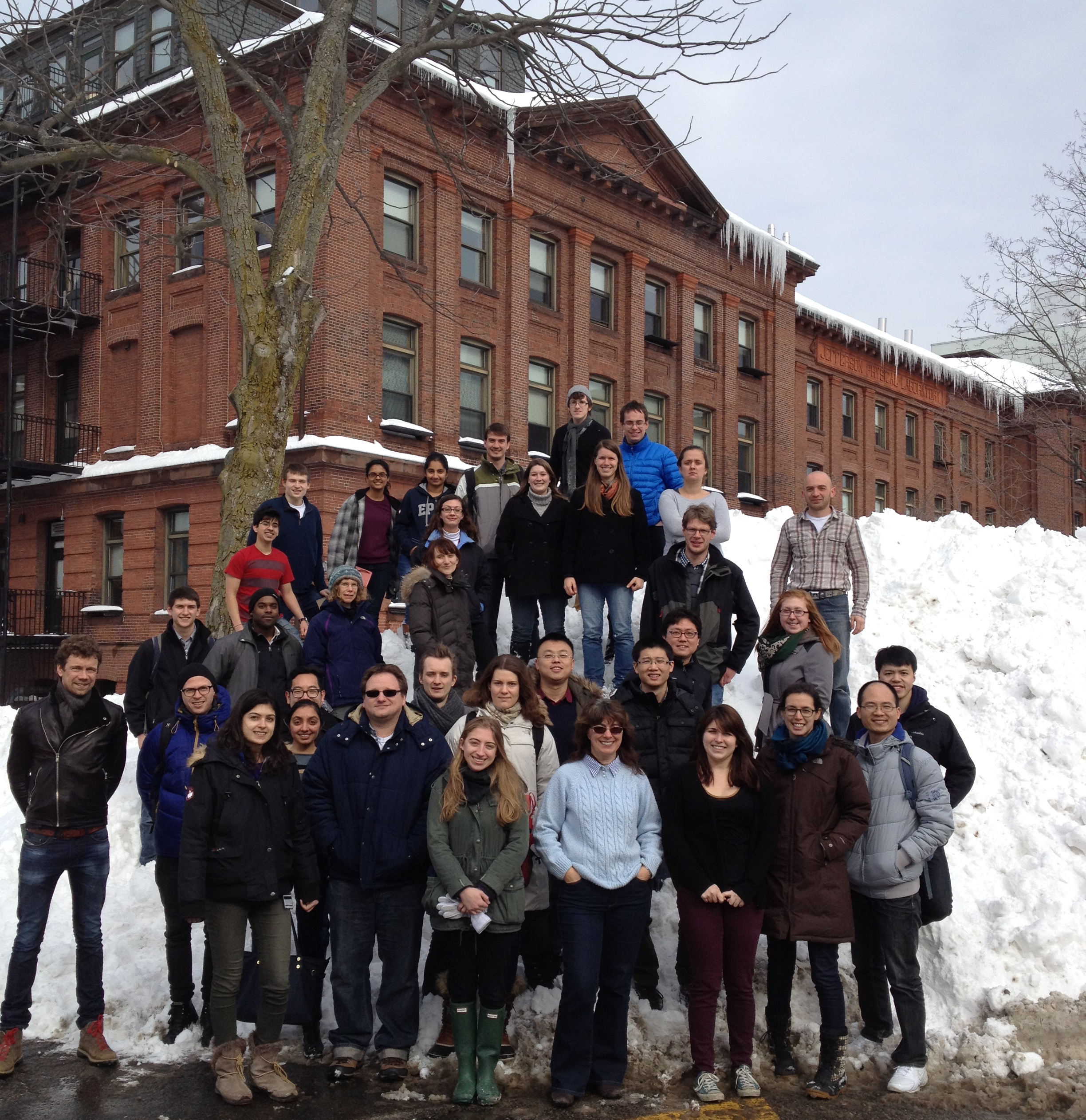 Aizenberg lab group photo
